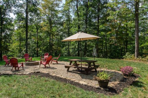 Fire pit and picnic area